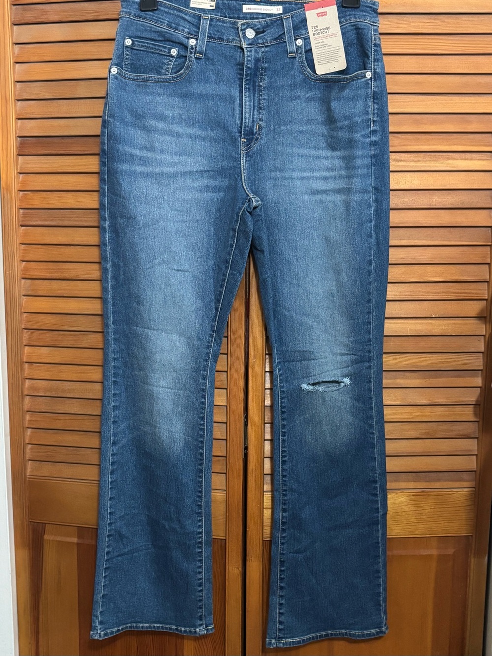 Levi's 725 High-Rise Bootcut Jeans.